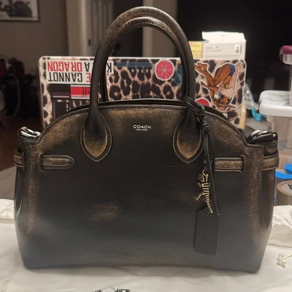 Coach Empire 28 in Loved Leather - Picture 2 of 5